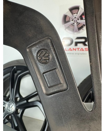 LLANTAS VW TCR 19 ORIGINALES CON NEUMÁTICOS