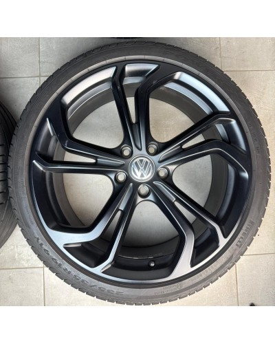 LLANTAS VW TCR 19 ORIGINALES CON NEUMÁTICOS