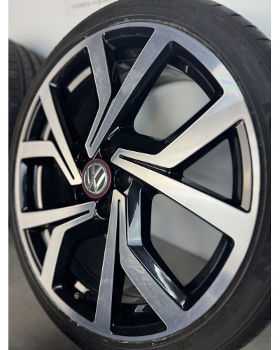 LLANTAS VW POLO BRESCIA 18” ORIGINALES CON NEUMÁTICOS