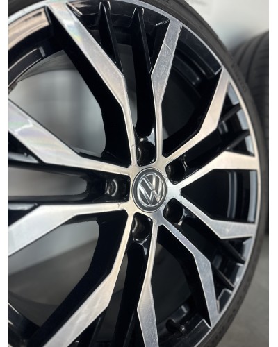 LLANTAS VW SANTIAGO 19 ORIGINALES CON NEUMÁTICOS