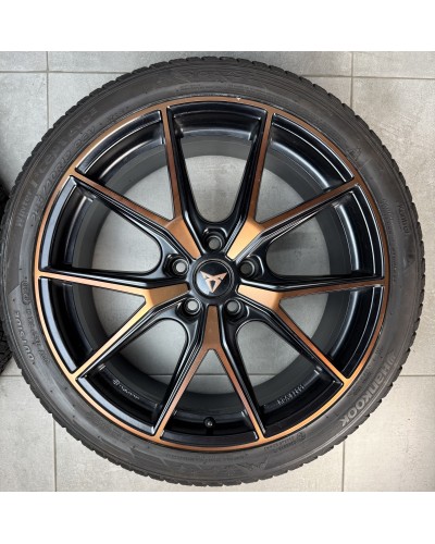 LLANTAS CUPRA 19 BRONCE CON NEUMÁTICOS