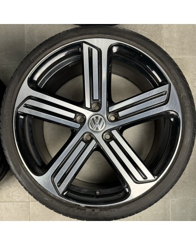 LLANTAS VOLKSWAGEN CÁDIZ 18” ORIGINALES CON NEUMÁTICOS
