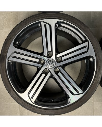 LLANTAS VOLKSWAGEN CÁDIZ 18” ORIGINALES CON NEUMÁTICOS