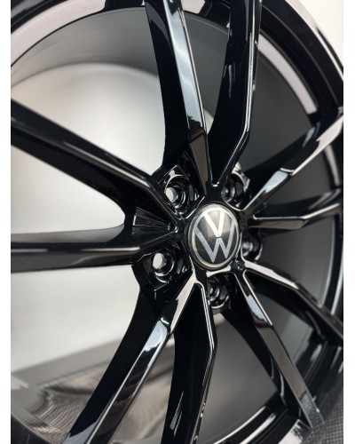 LLANTA VOLKSWAGEN PRETORIA 19” ORIGINAL A REESTRENO COLOR NEGRO