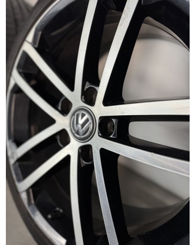 LLANTAS VOLKSWAGEN NOGARO ORIGINALES CON NEUMÁTICOS